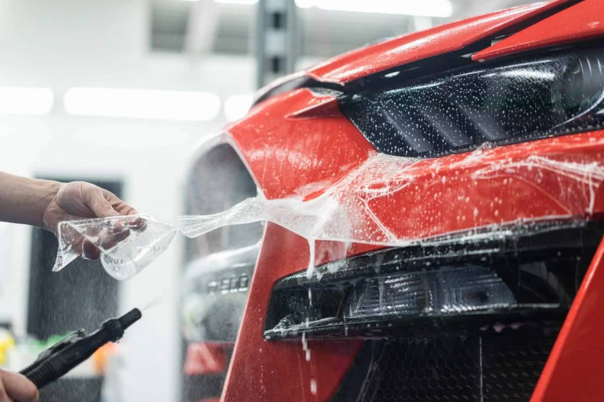 Dán phim PPF cho xe ô tô (1)